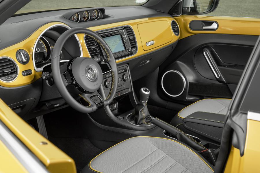 Volkswagen Beetle Dune 2016 года  (фото 15 из 18)
